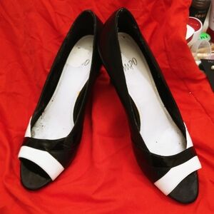 Black & White Peek-a-Boo Pumps Sz 10
